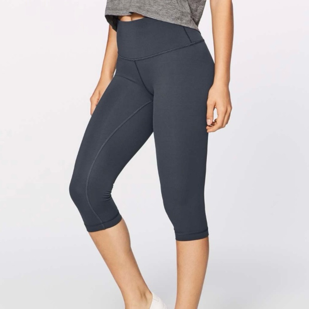 Lululemon Wunder Under High Rise Half Tight Navy Blue, Size 6